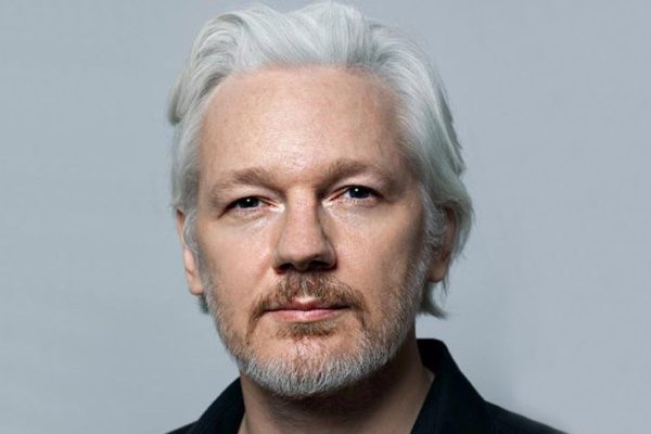 Julian-Assange-lw