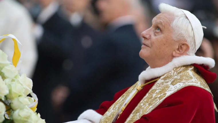 BREAKING NEWS: Dopo il “Re”, ora è toccato al Papa